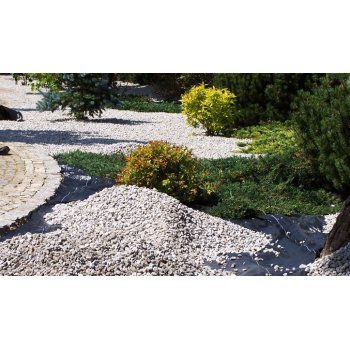 AGROTKANINA P100 100G. Odporna na promieniowanie UV 4 m szerokości